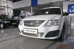 Накладка на решётку радиатора 10 мм (НПС) LADA Largus 2012-